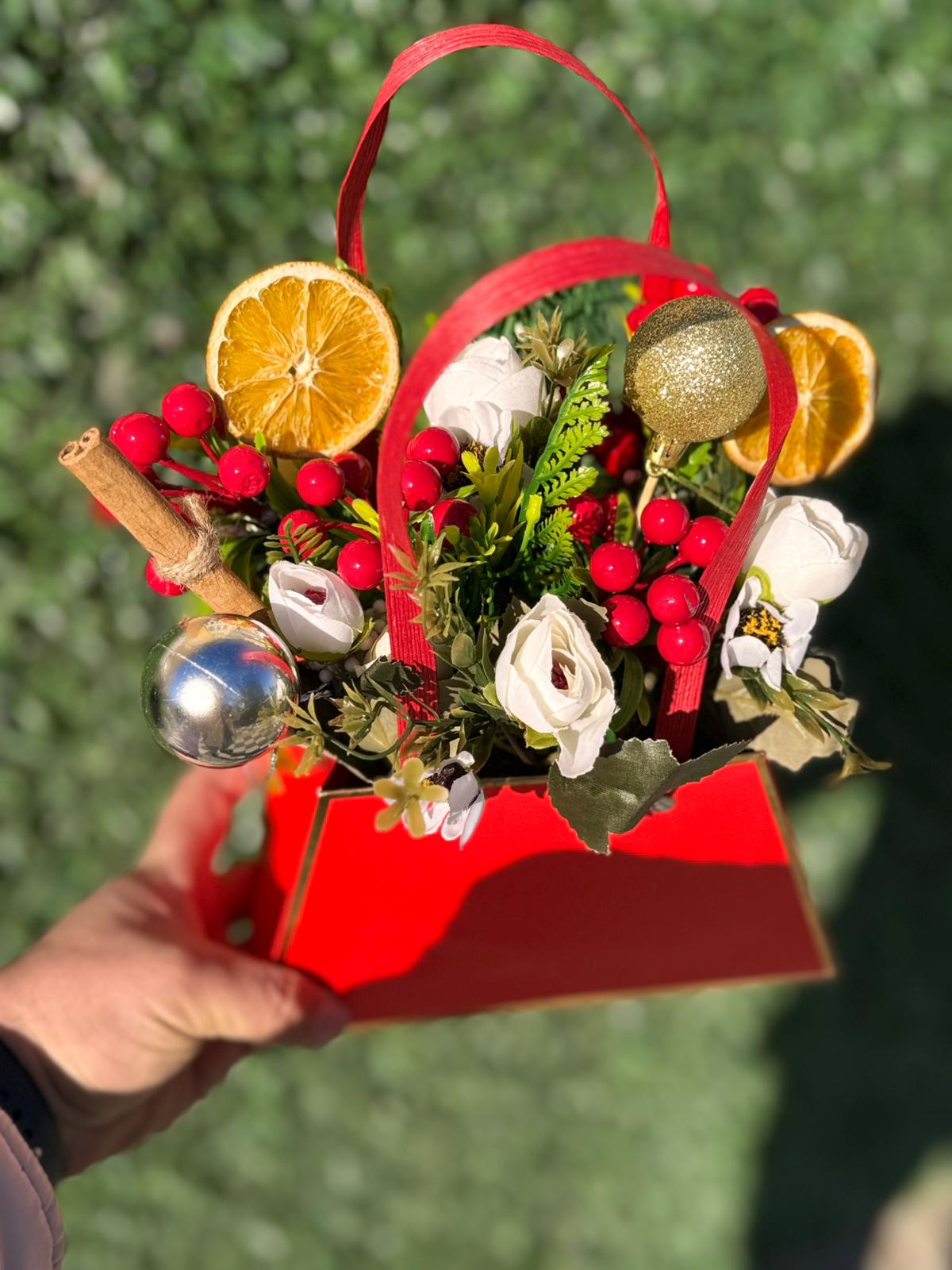 yapay kokina çümbüşü kırmızı çantada