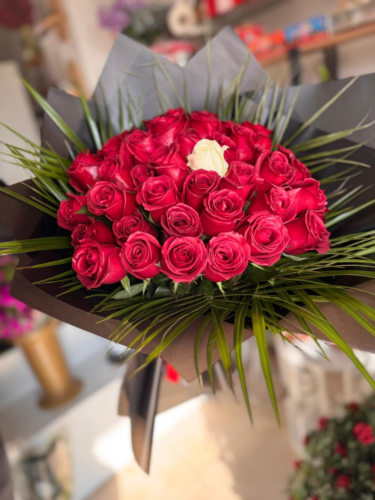 41 GÜLLÜ İSTEME BUKETİ 